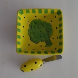 Yellow Bumblebee Bowl with Spreader